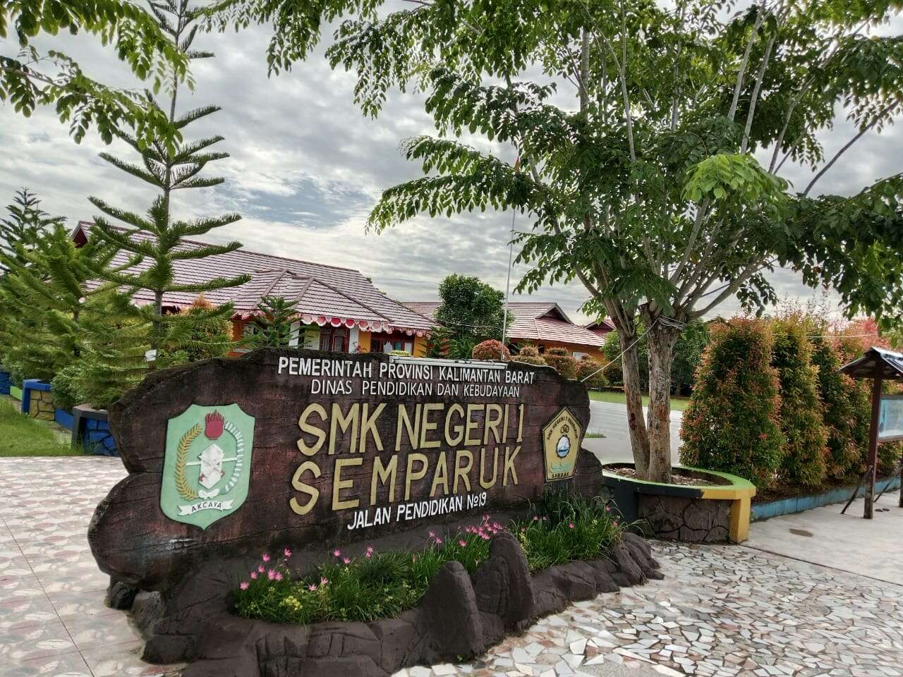Halaman SMKN 1 Semparuk